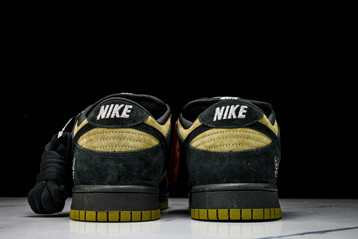 SB Dnk Low x Supreme 94 Camper Green