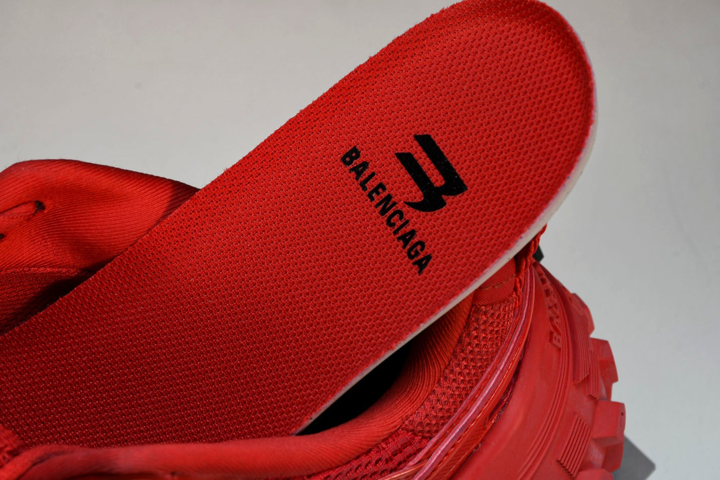 Defender (Bouncer) Sneaker 'Red'