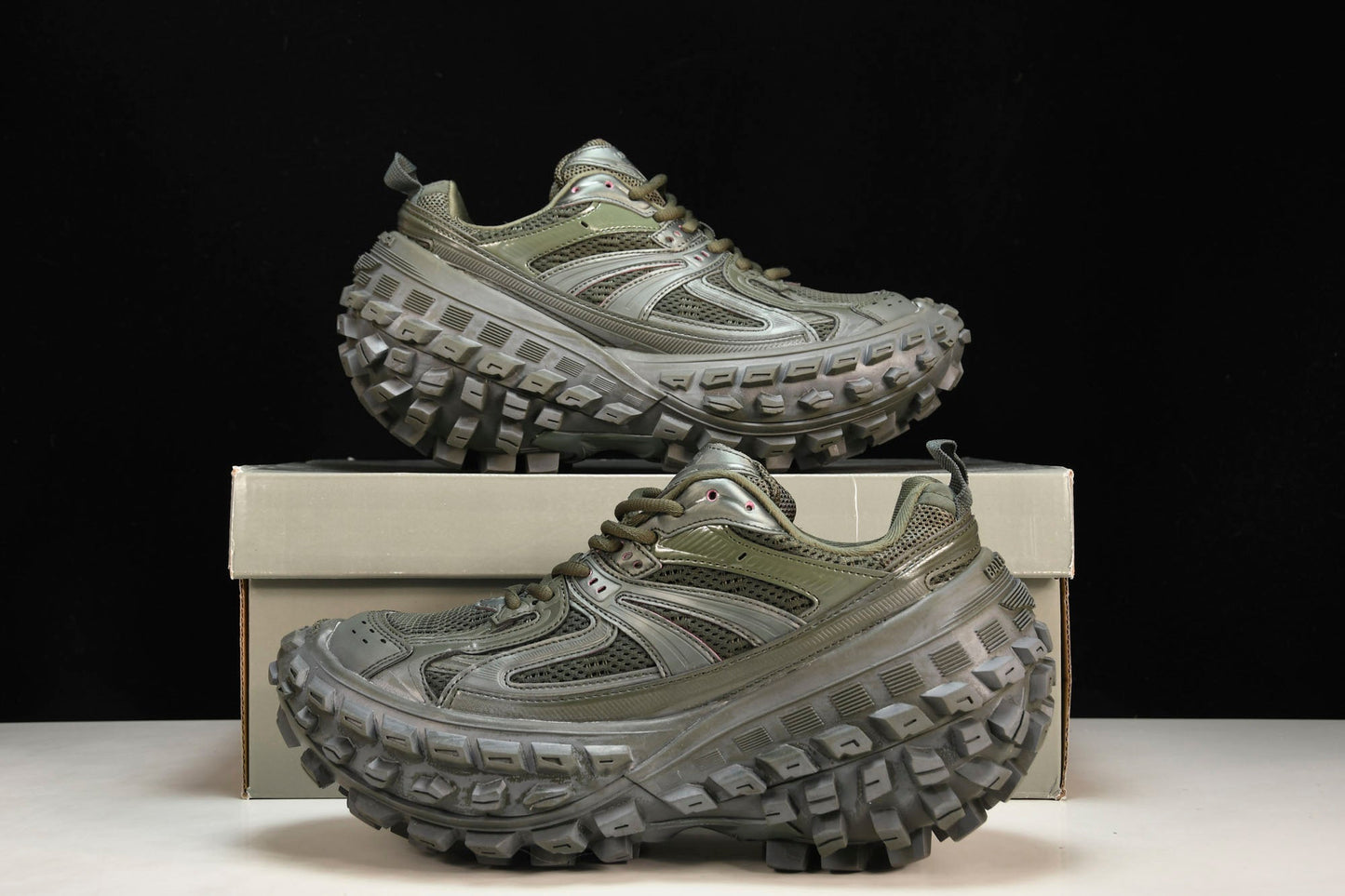 Defender (Bouncer) Sneaker 'Olive'