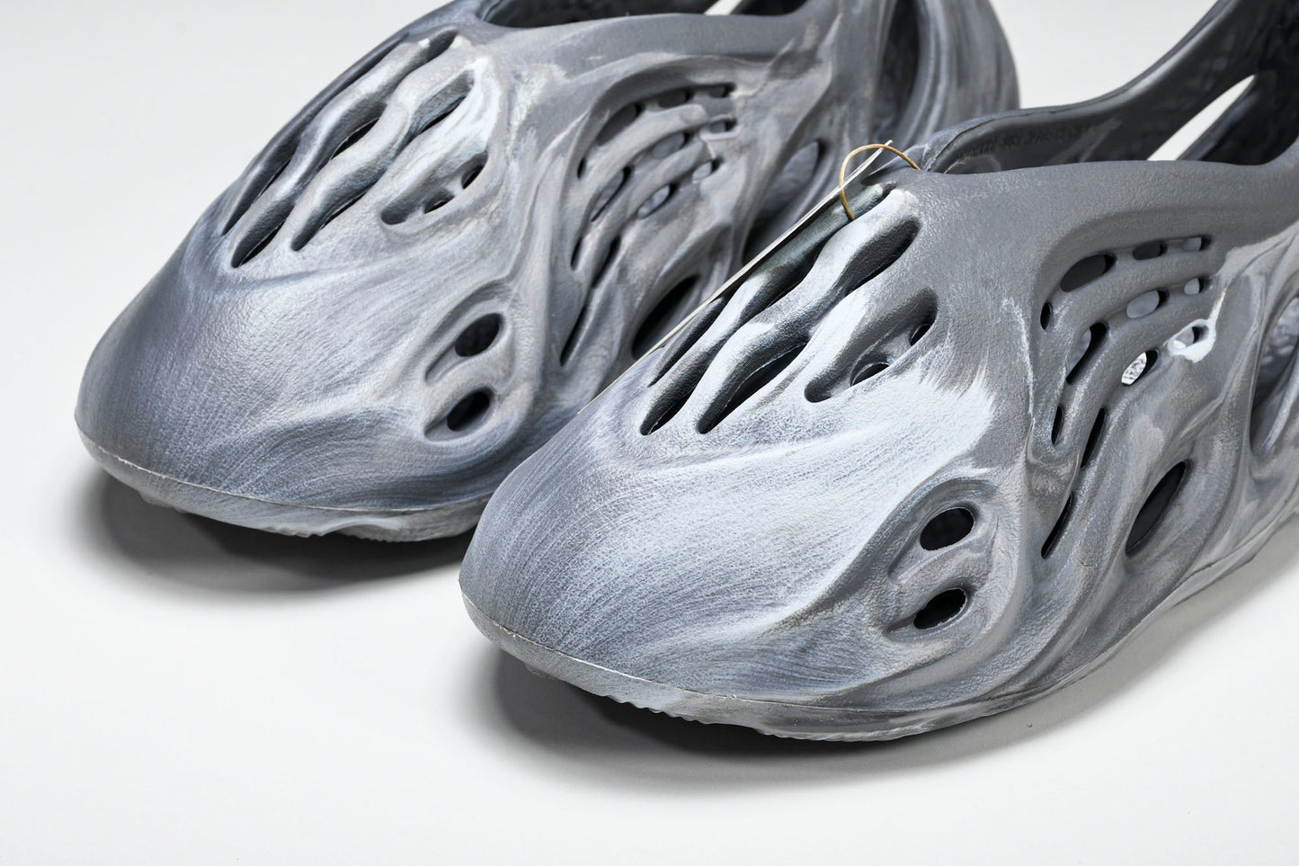 Yzy Foam RNNR 'MX Granite'