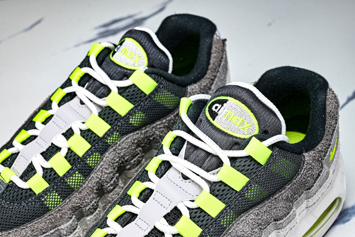 AM95 OG 'Reverse Gradient Neon'