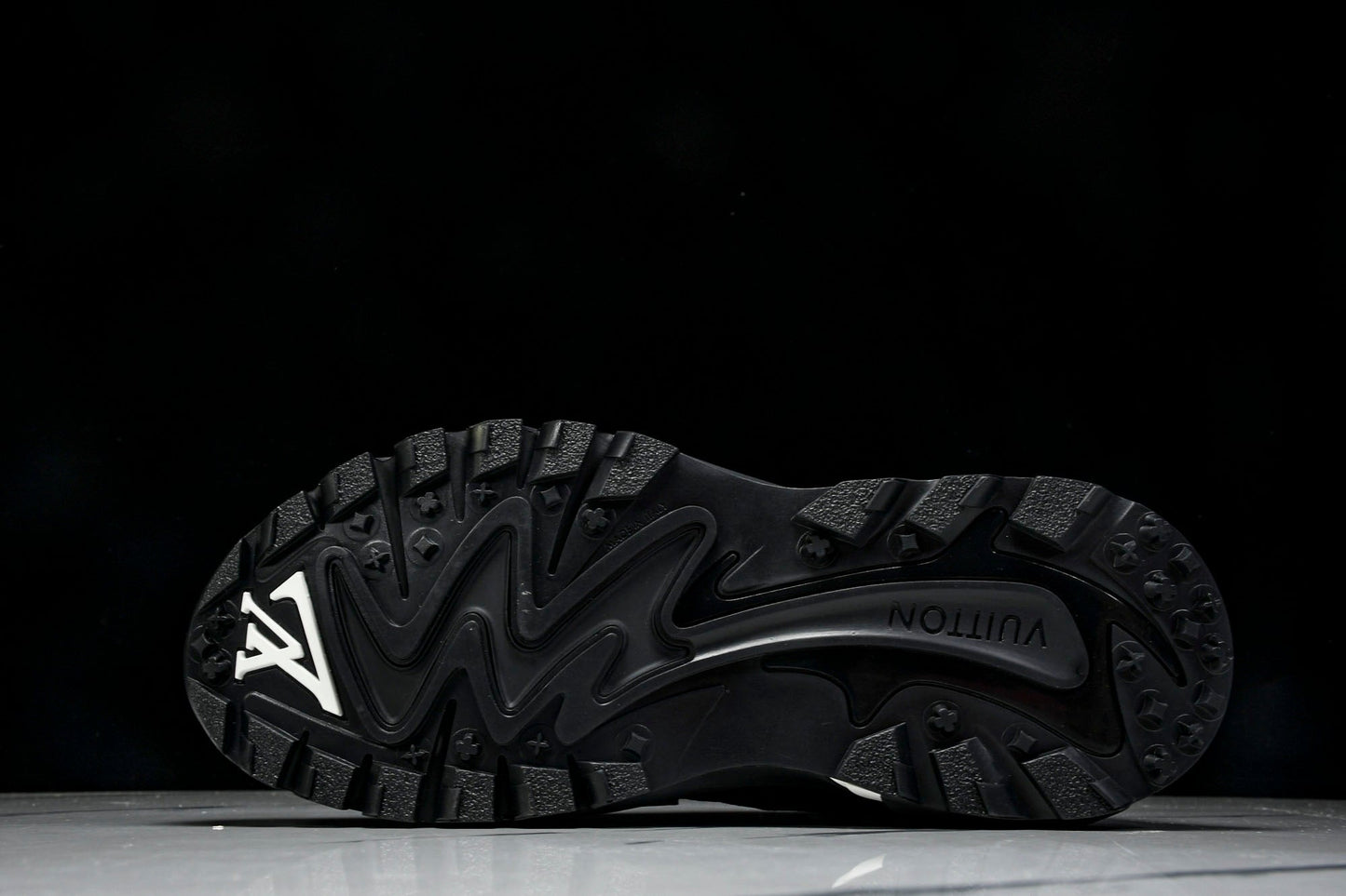 Louis Vuittоп Runner Tatic Sneaker 'Black White'