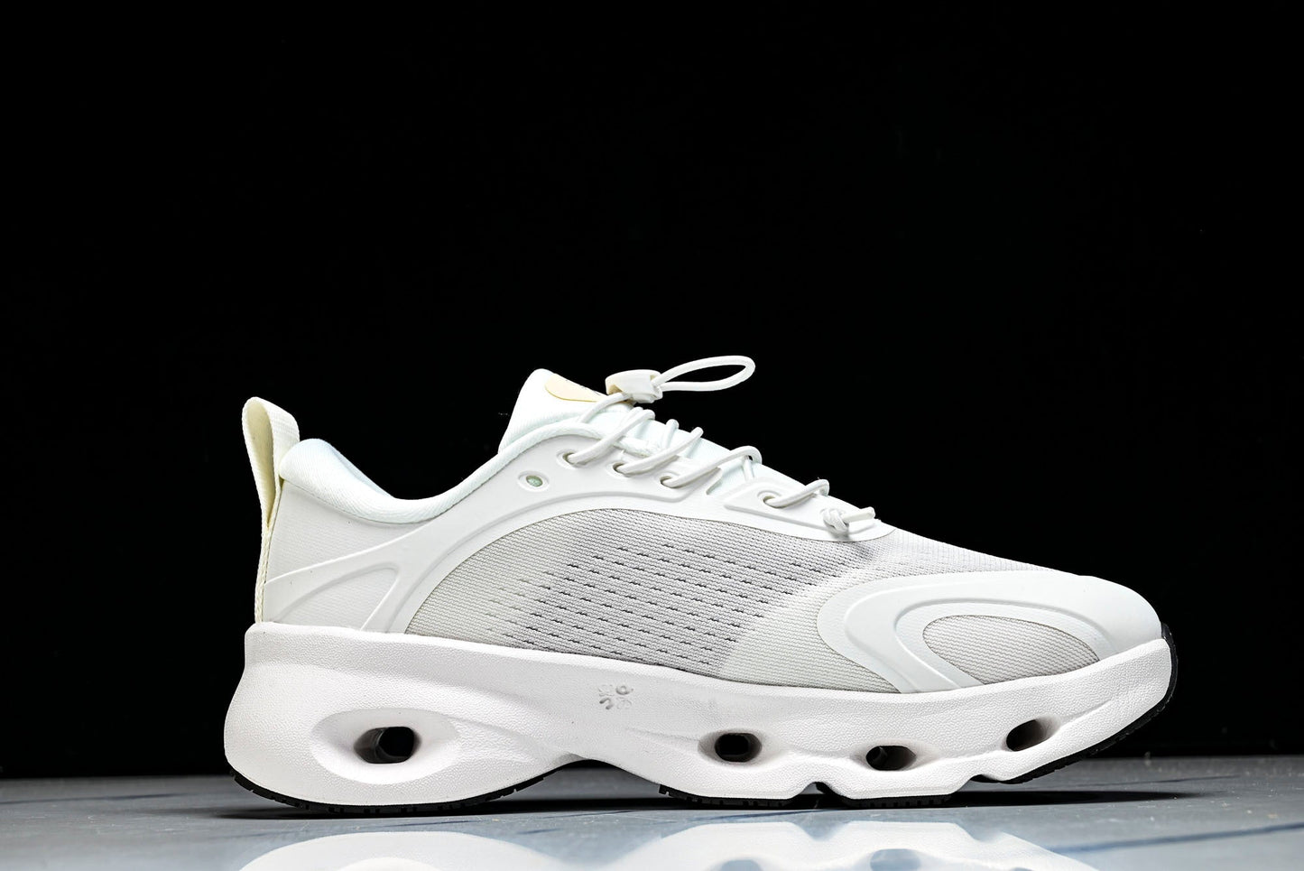 LOEWE × ON Cloudsolo 'White'