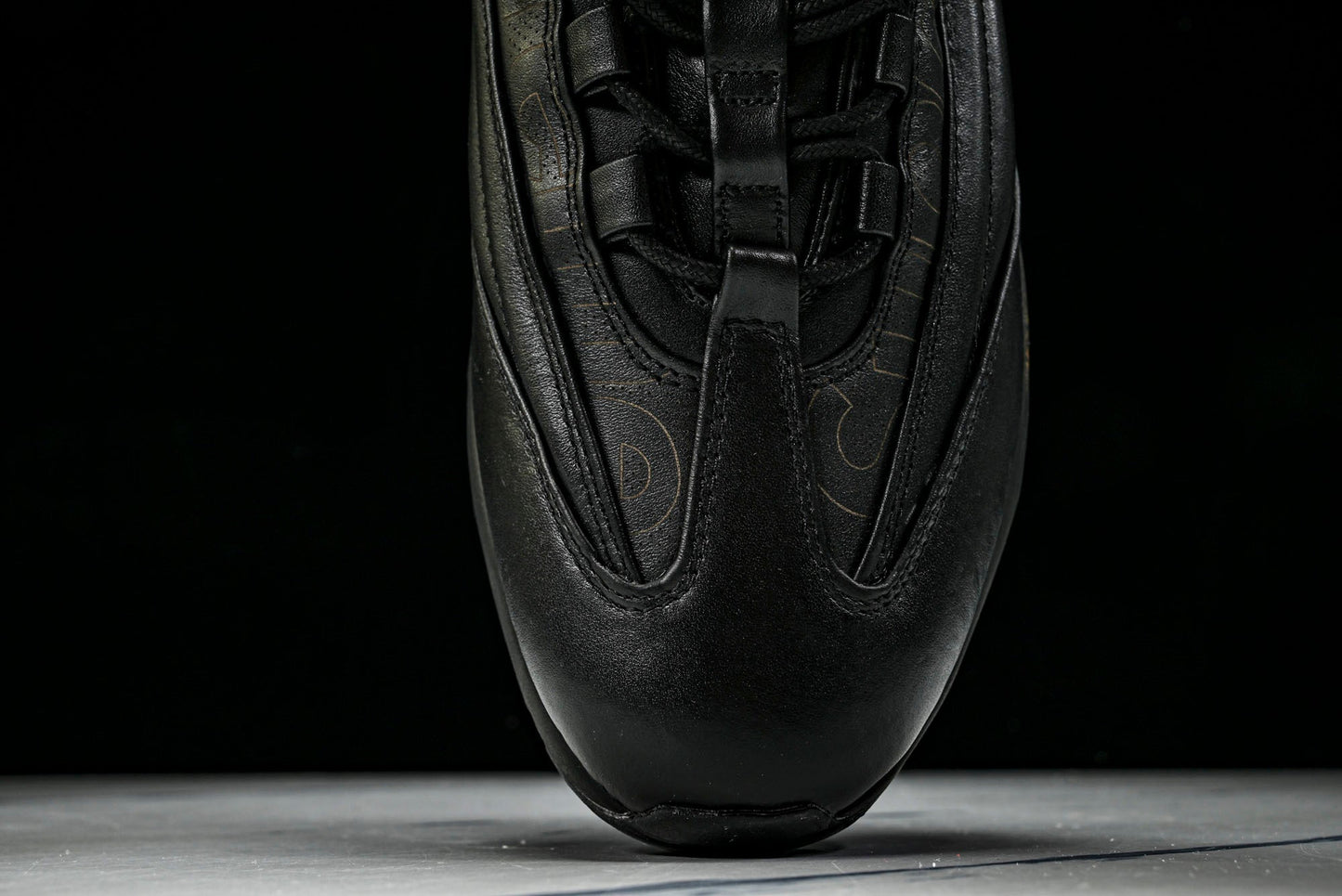 Supreme x AM95 Lux 'Black'