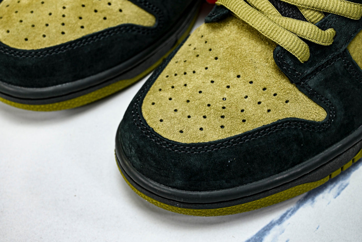 SB Dnk Low x Supreme 94 Camper Green