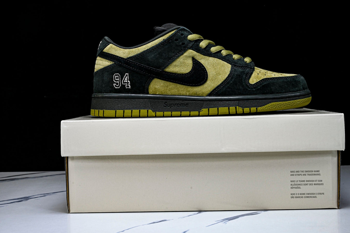 SB Dnk Low x Supreme 94 Camper Green