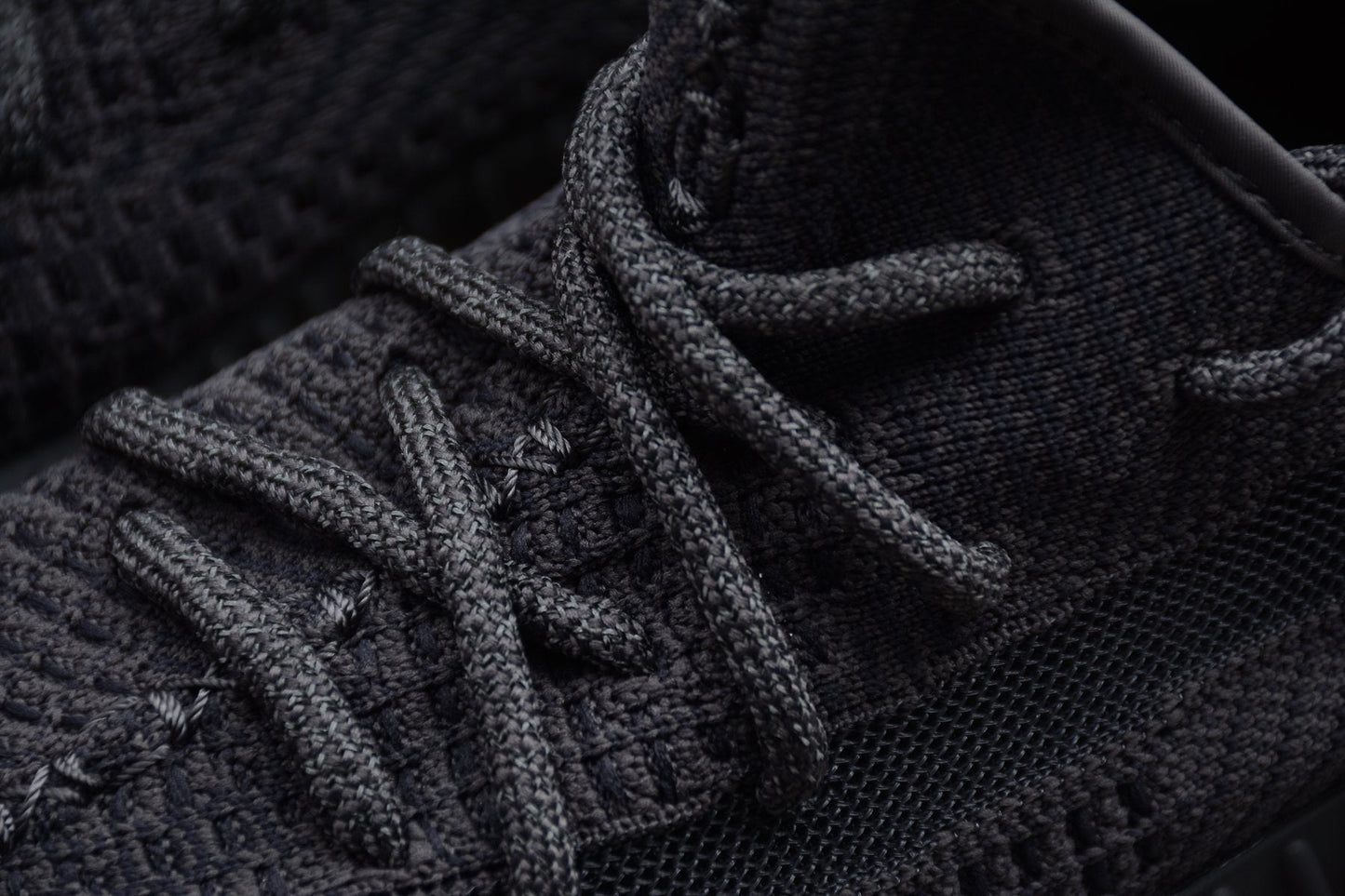 Yzy Boost 350 v2 Black Non-Reflective