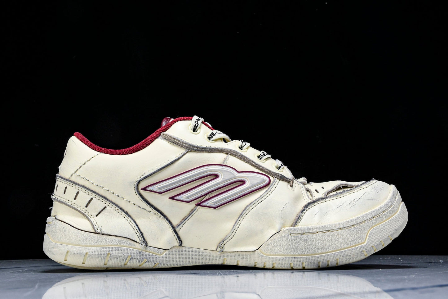 Вalenciaga Hamptons Worn-Out Sneaker 'Off-White Red'