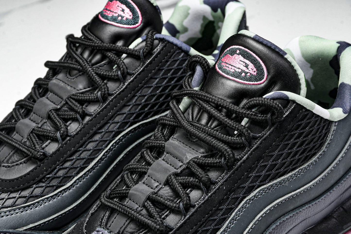 Corteiz x AM95 'Pink Beam'
