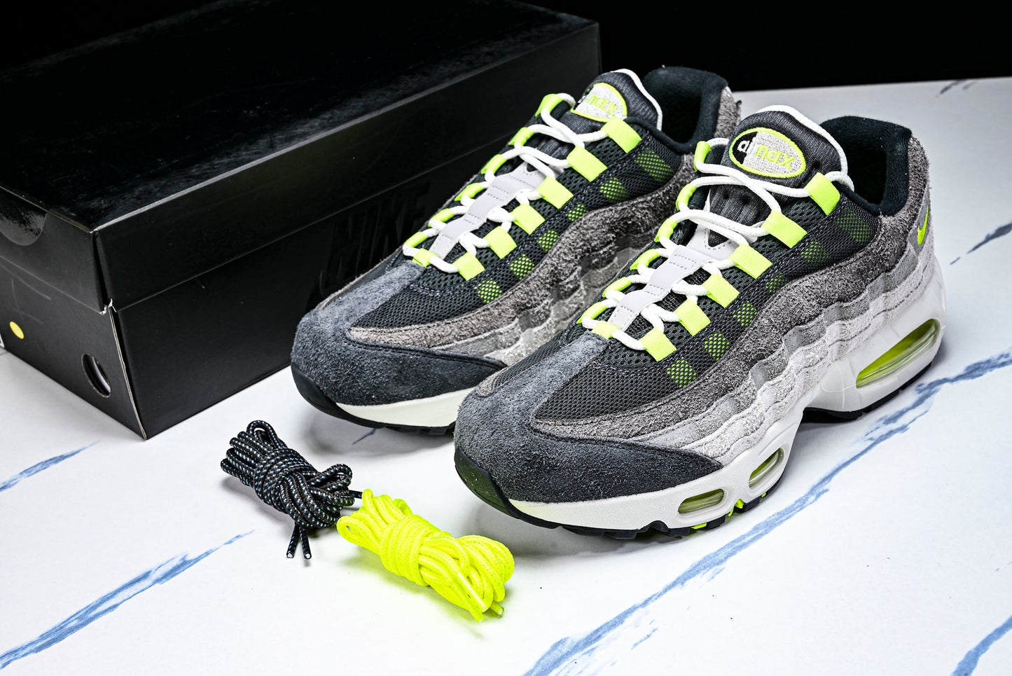 AM95 OG 'Reverse Gradient Neon'