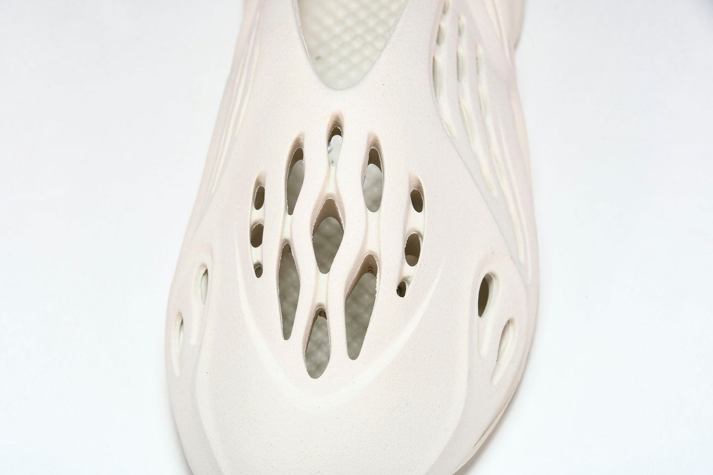Yzy Foam RNNR 'Ararat'