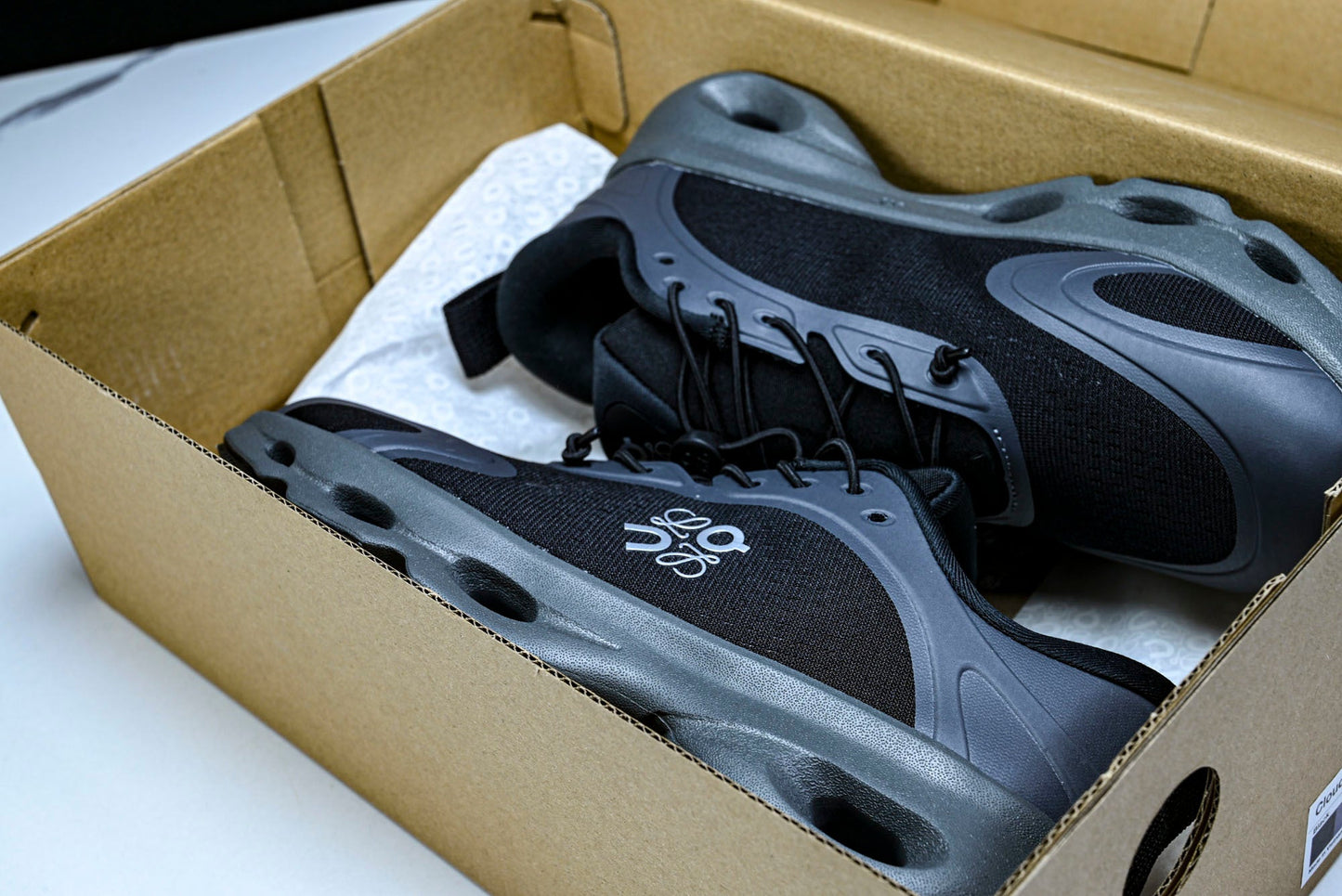 LOEWE × ON Cloudsolo 'Black'