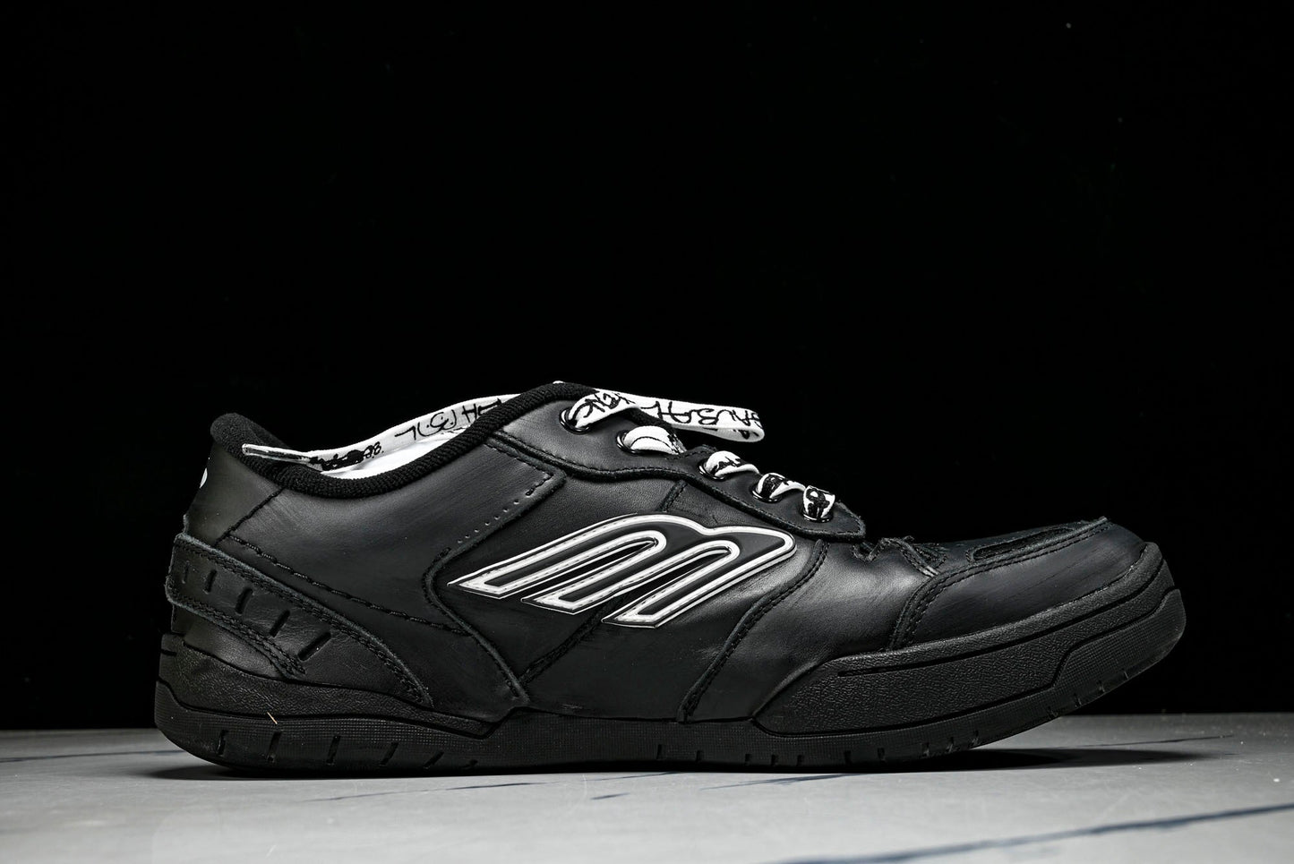 Вalenciaga Hamptons Worn-Out Sneaker 'Black'