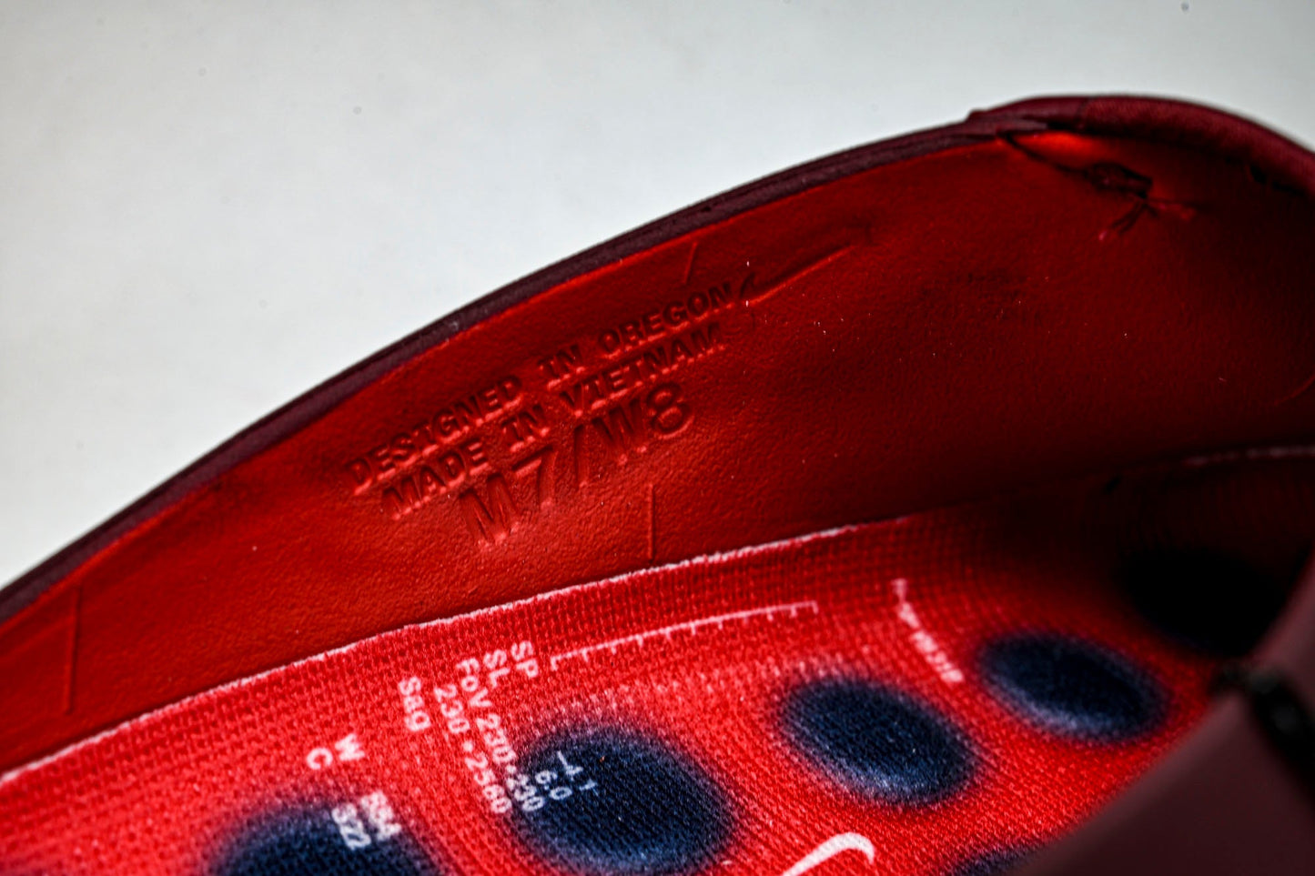 Mind 001 Slide 'Team Red'