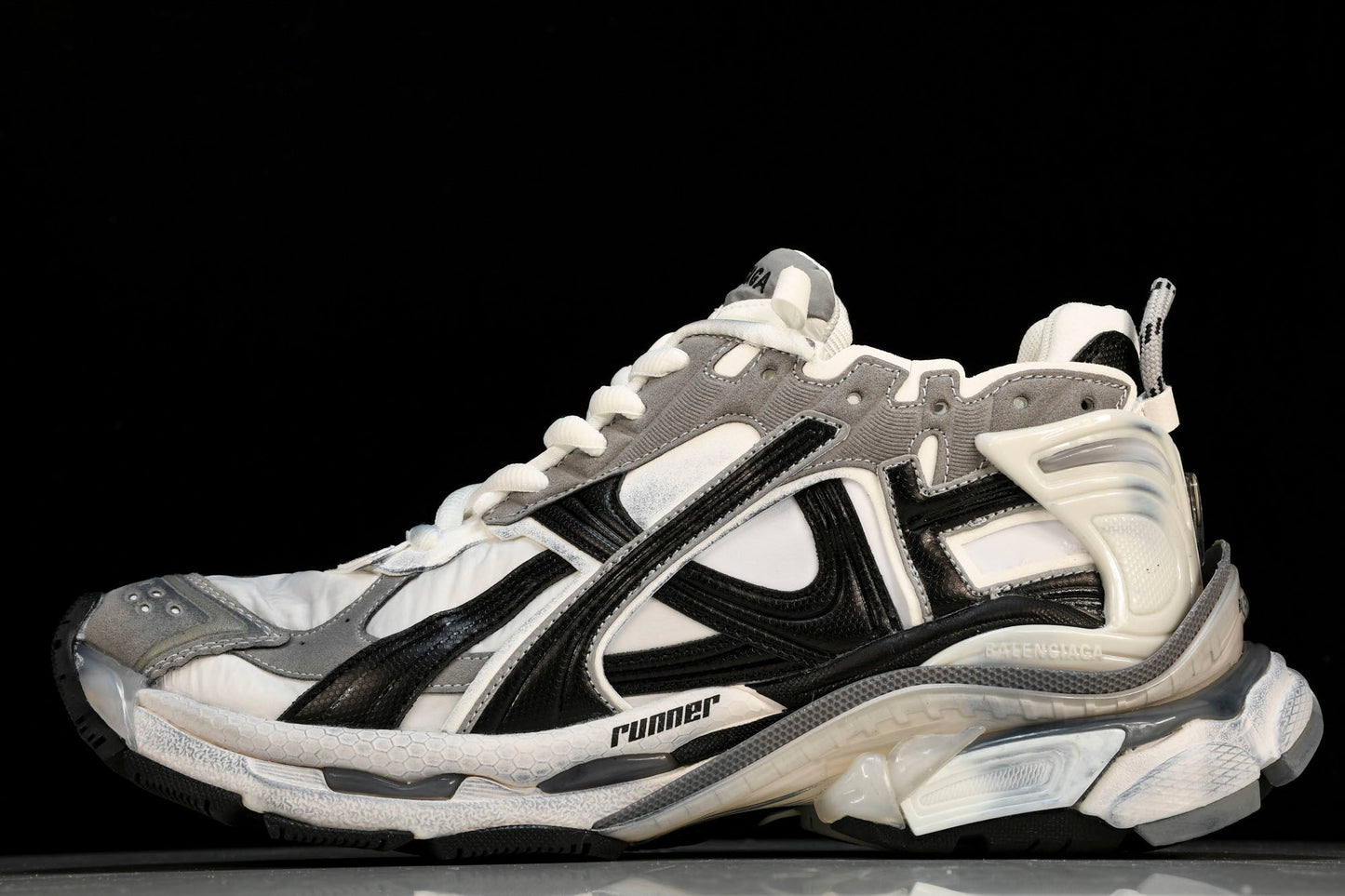 Runner 'White Black Grey'