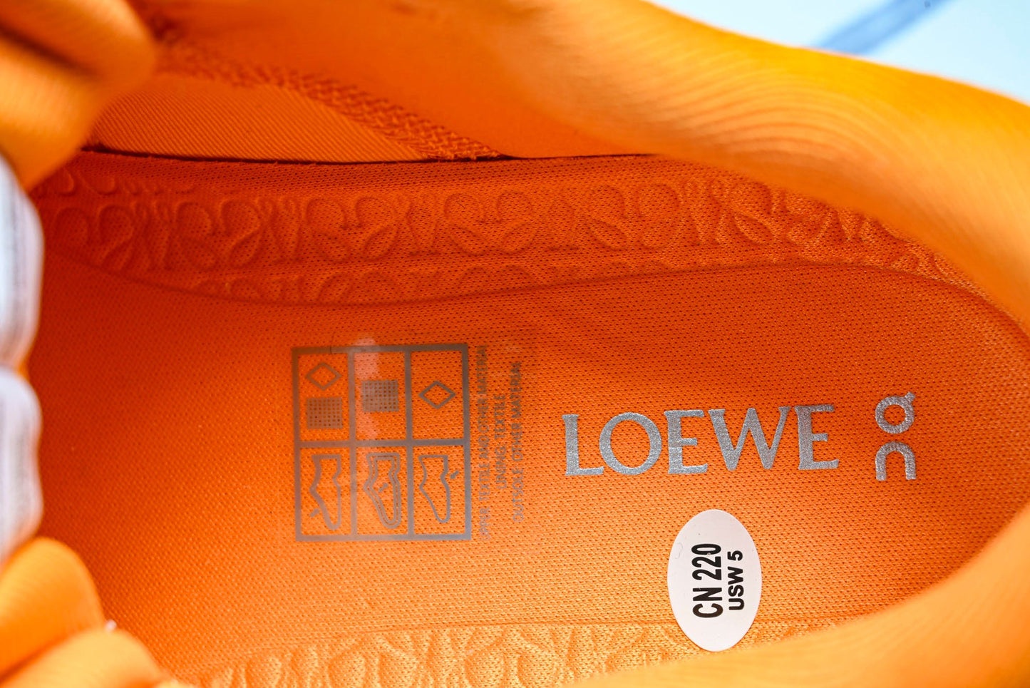 LOEWE × ON Cloudsolo 'Orange'