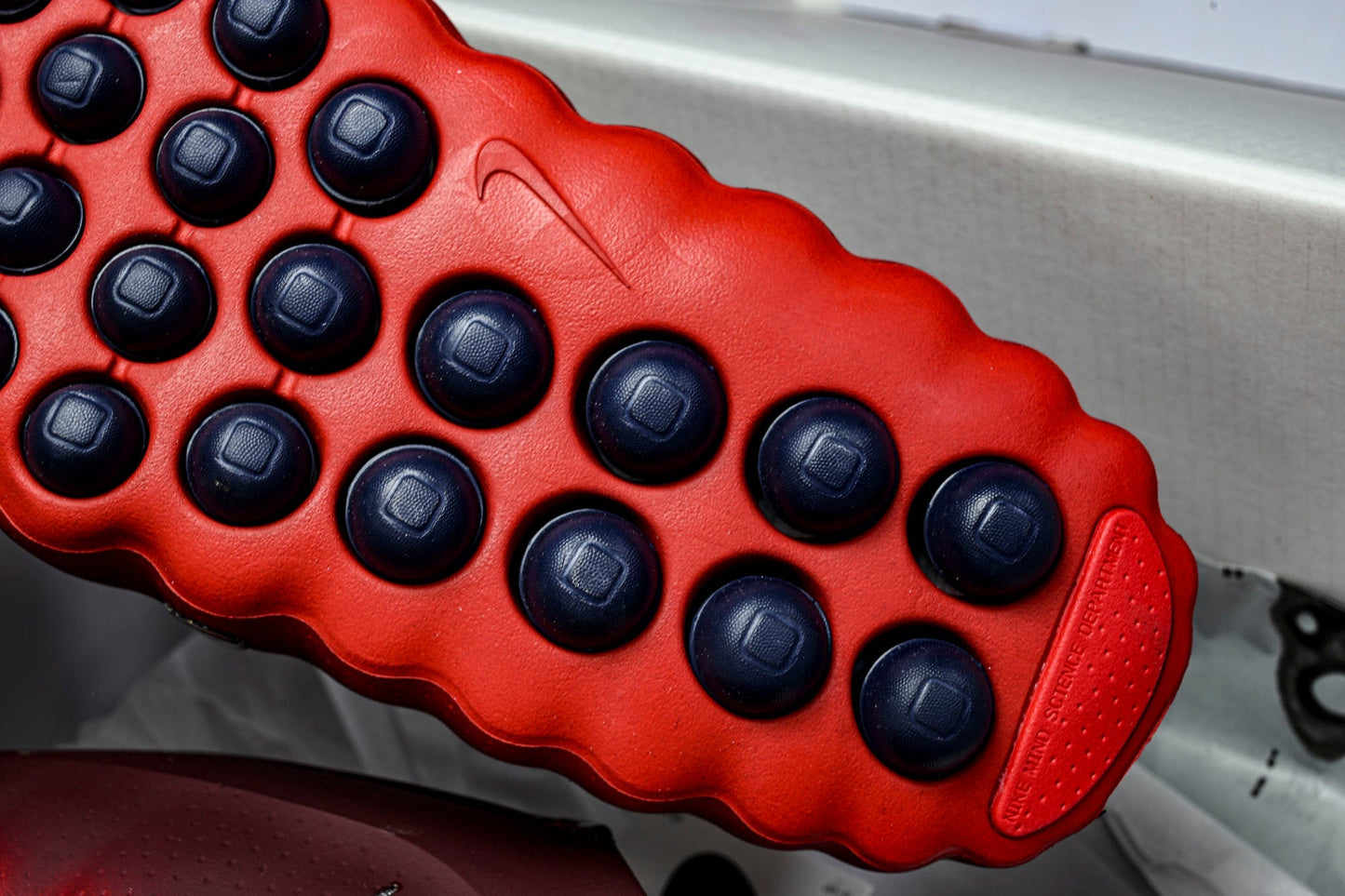 Mind 001 Slide 'Team Red'
