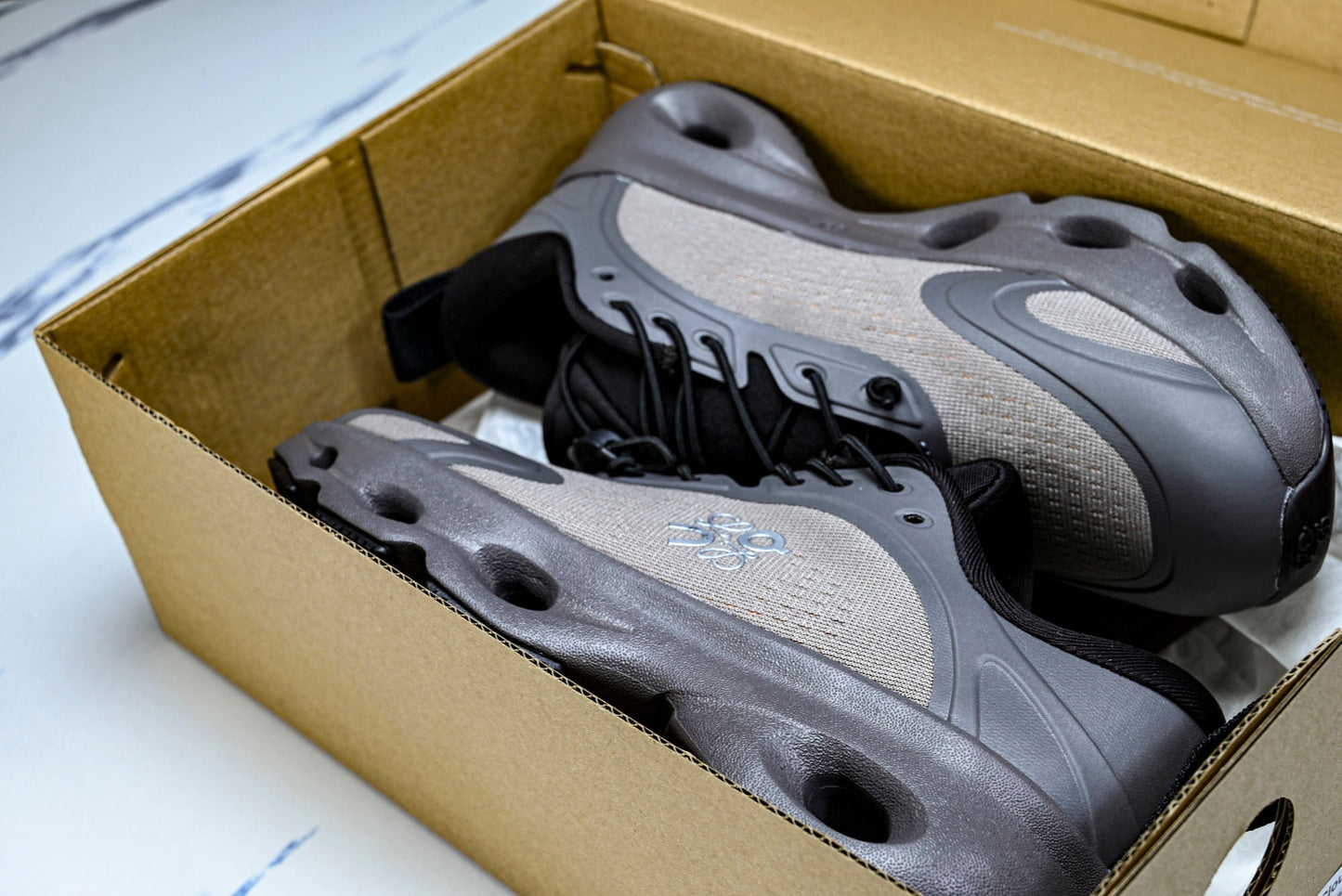 LOEWE × ON Cloudsolo 'Grey Black'